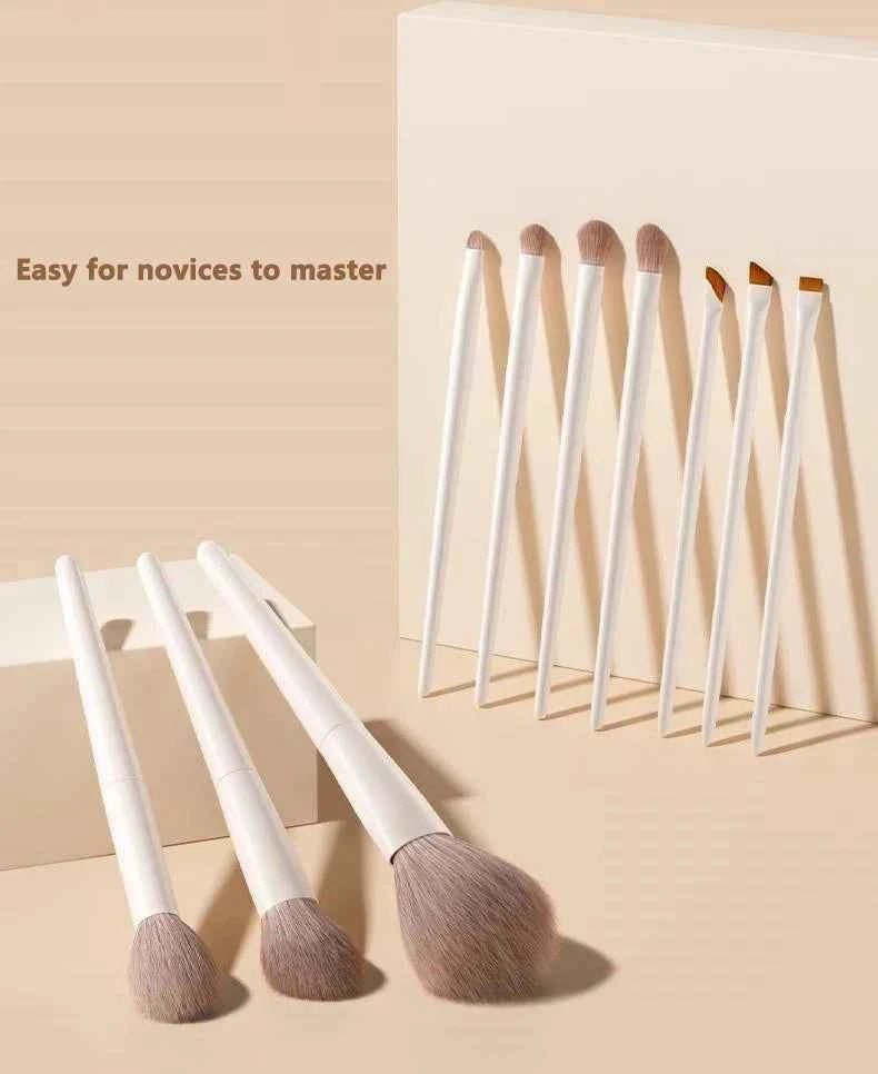 Ensemble Pinceaux Maquillage Professionnel : Votre Secret pour une Beauté Éclatante - SKINOVA